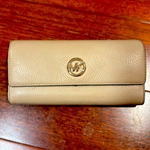 Michael Kors Beige Leather Fulton Wallet